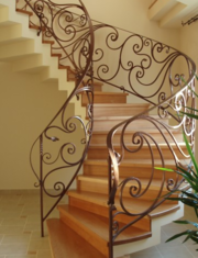 ЛЕСТНИЦЫ ИЗ НАТУРАЛЬНОГО ДЕРЕВА