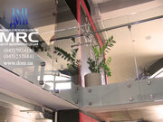 Цельностеклянное ограждение проема,  лестницы и ограждение лестницы