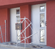 Продаю две одинаковые энергосберегающие входные двери   балконная