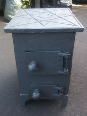 Чугунная печка (печь) буржуйка. Разборная. СССР. Новая.