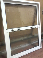 Американские вертикально-подъемные окна  «гильотинного» типа