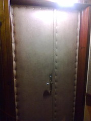 Отделка дверей дермантином , кожзаменителем