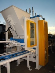 Вибропресс для производства тротуарной плитки, бордюров SUMAB E-300 D